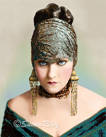 GLORIA SWANSON