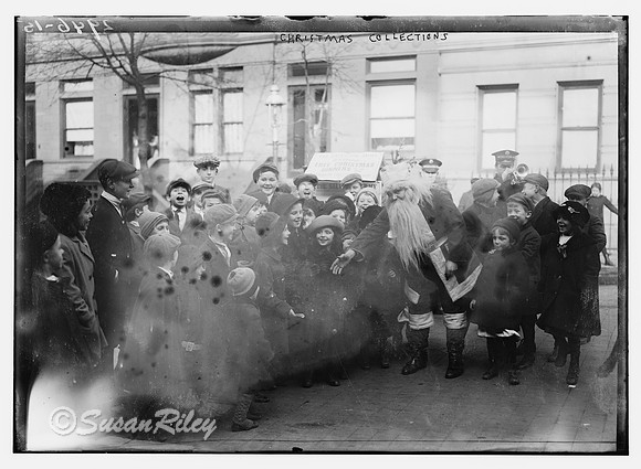 1910-1915 Santa & children, dontations to the Salvation Army