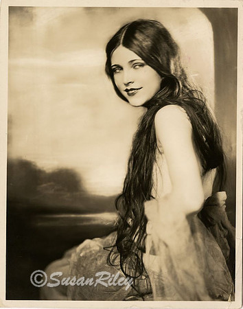 Lota Cheek 1923