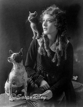 Mary Pickford and friends