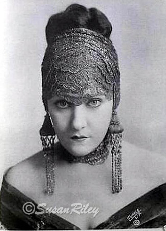 Gloria Swanson